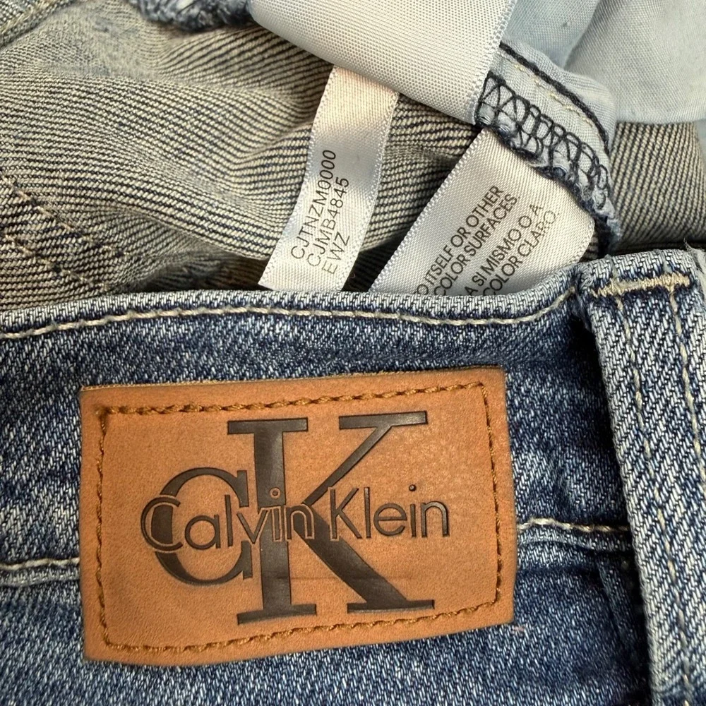 Calvin Klein Women High‎ Rise Straight Leg JeanMedium Wash Blue Size 10 CJMB4845